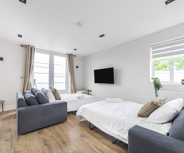 Lux 2BR Penthouse w/ Free Parking Terrace, Wembley