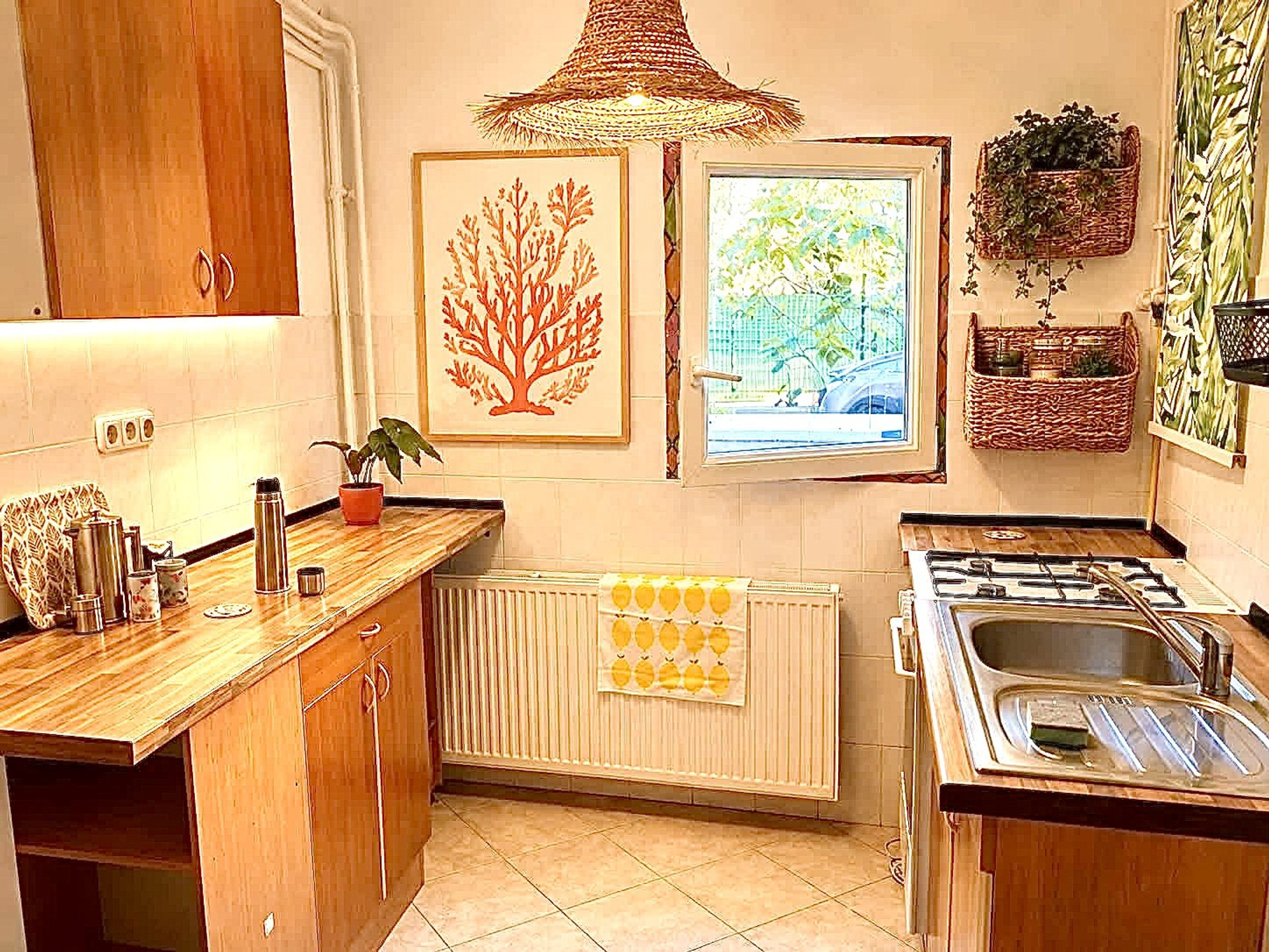Fully equipped kitchen
