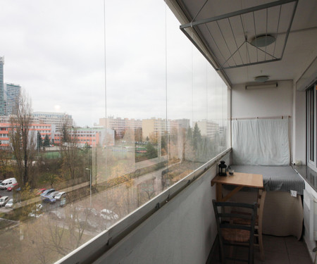 Apartment with nice balcony, near Metro