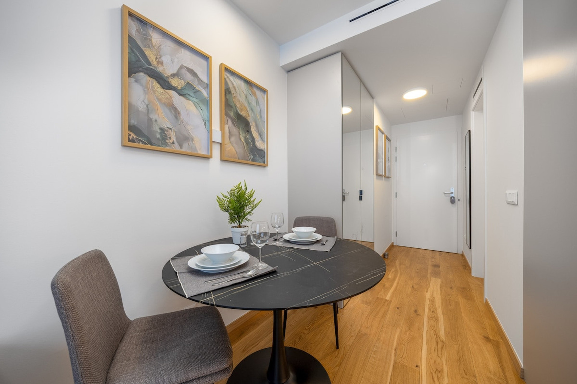 Kitchenette image 4