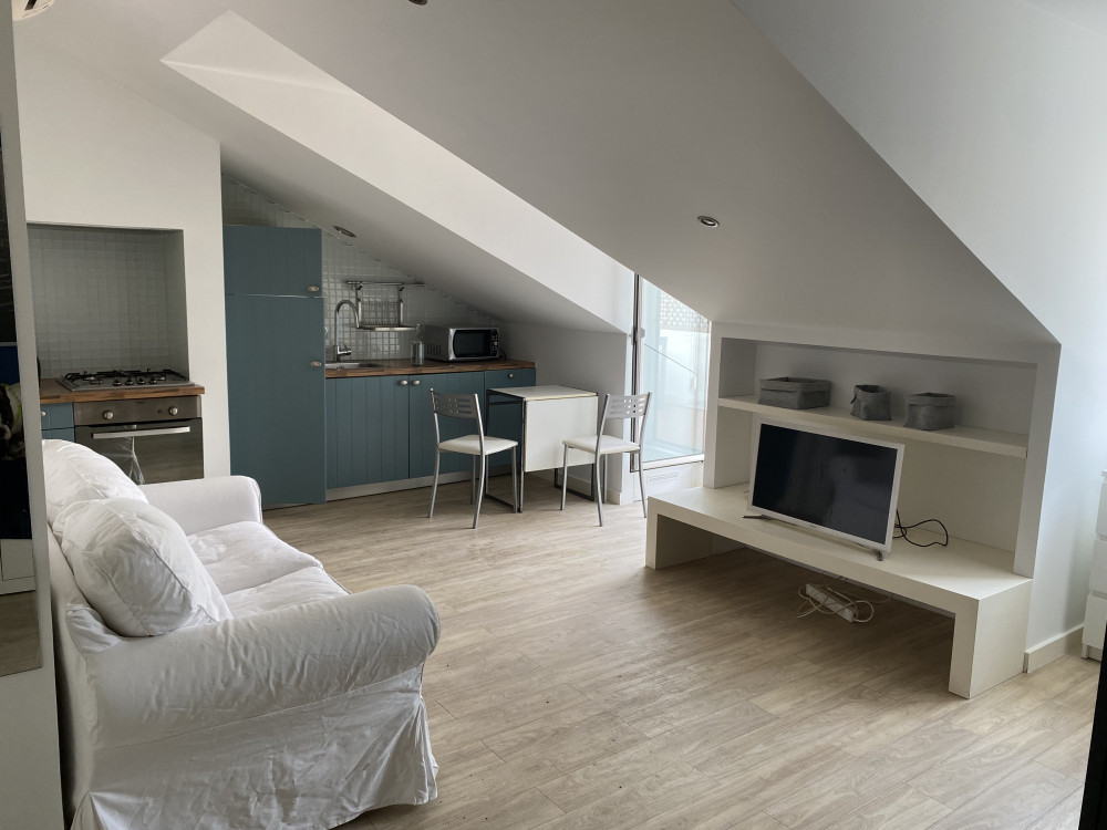 Bright and well located studio in Lisbon preview