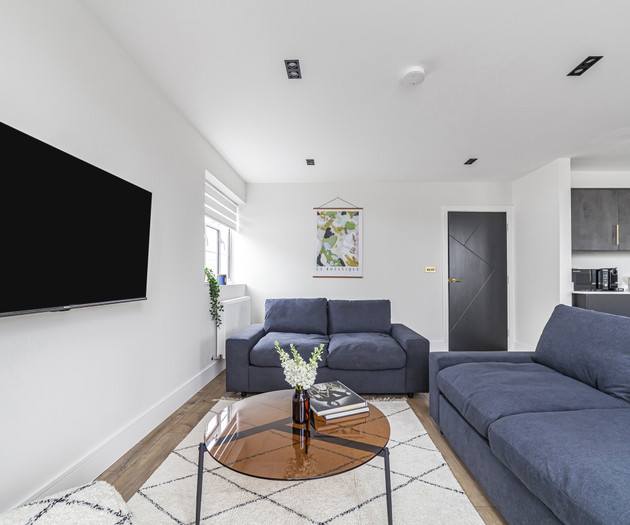 Lux 2BR Penthouse w/ Free Parking Terrace, Wembley