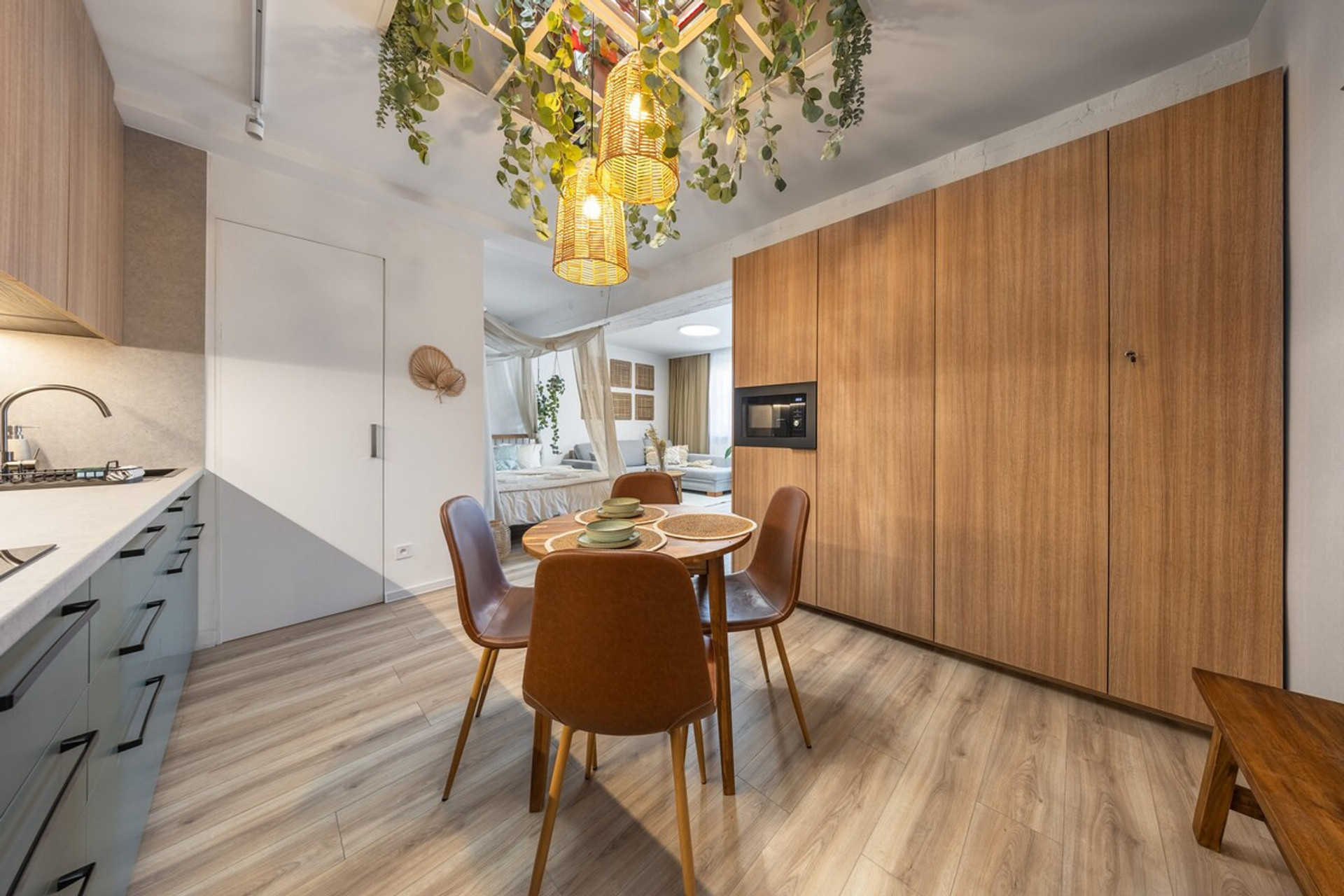 Dining area image 1