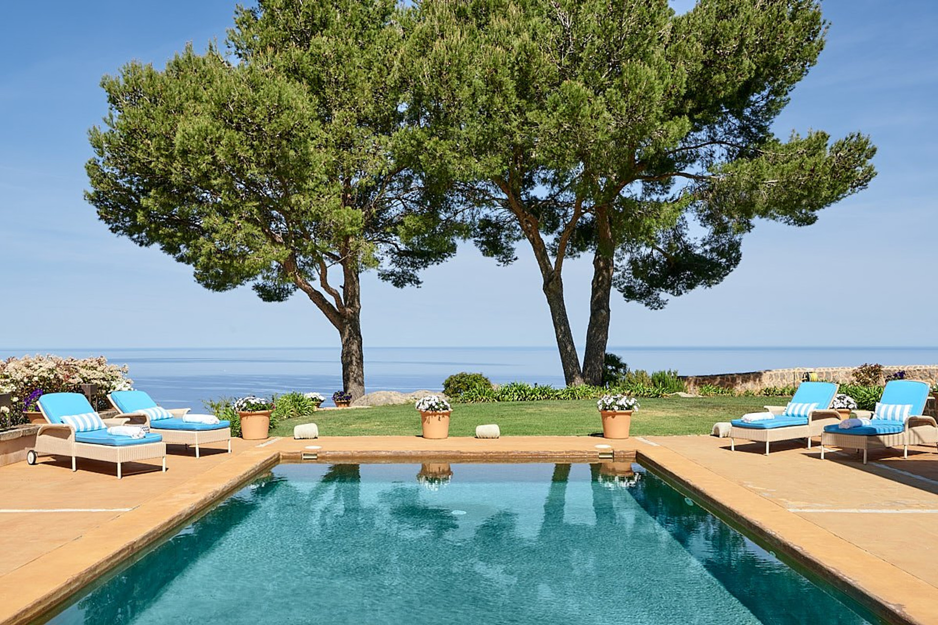 Panoramic sea views
