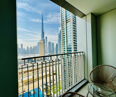 Chic 2-BR |Burj Views| Direct Access To Dubai Mall