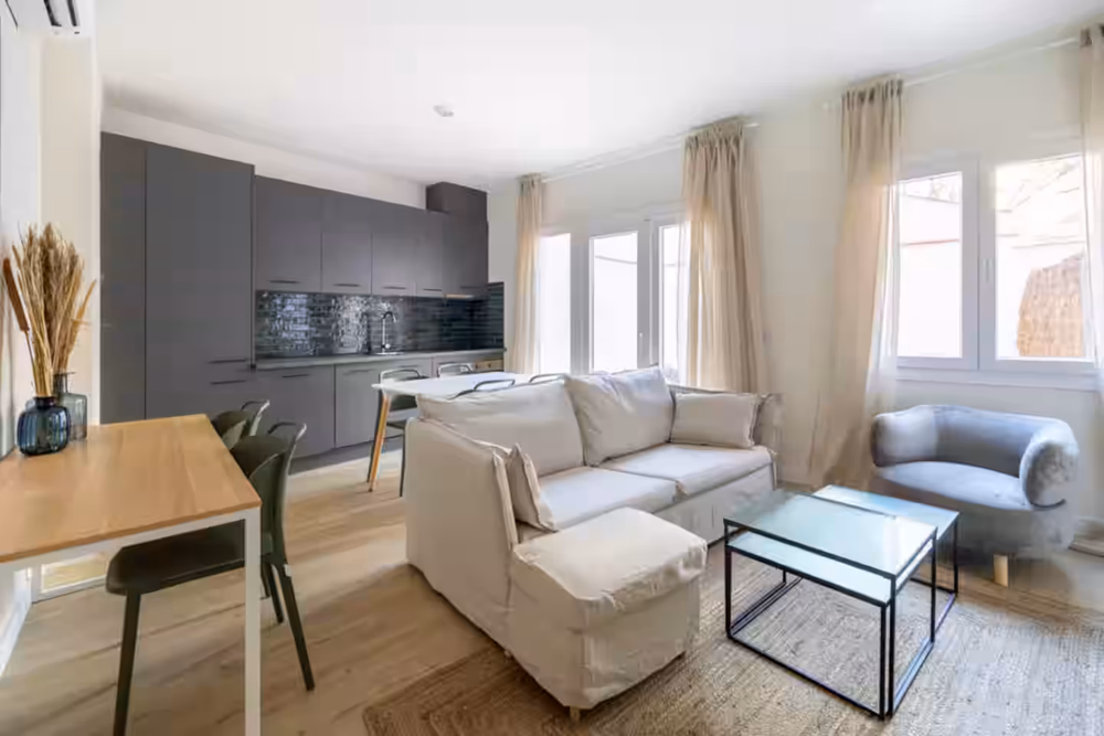 Apt. 2BR w/patio Pl. Castilla by CH preview
