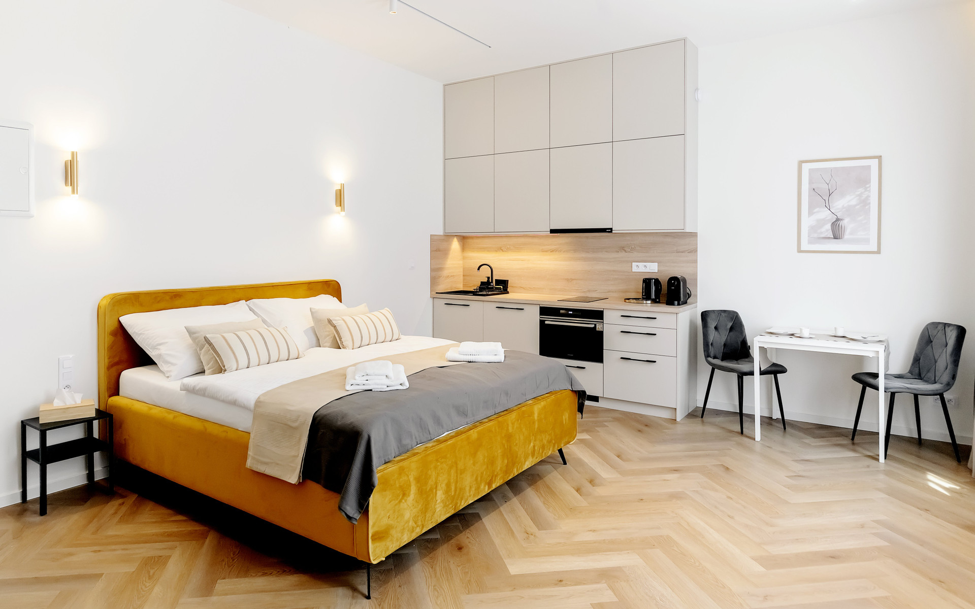 Studio with bed and kitchenette