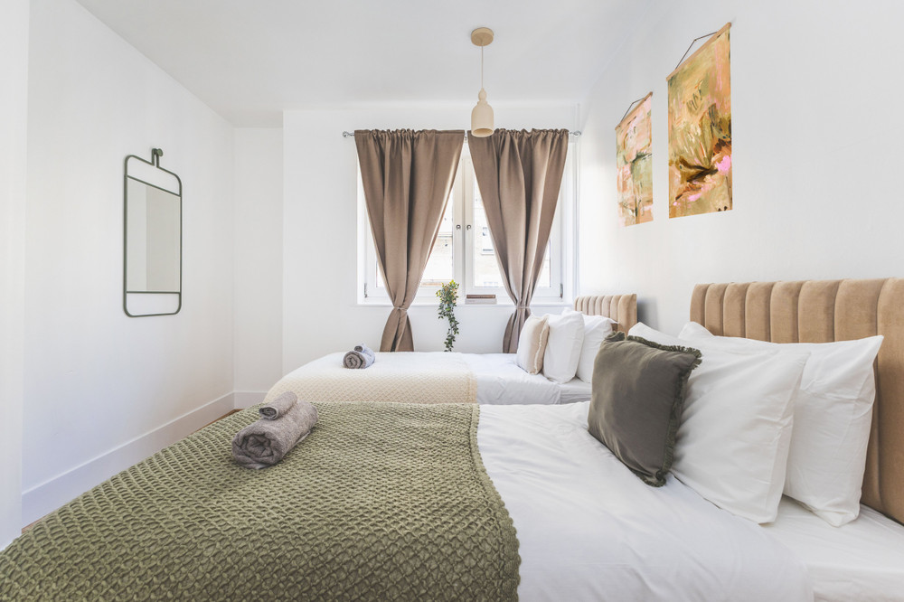 Tower Bridge 2 Bedroom Flat | Sleeps 5 | Great preview