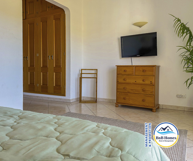 Villa Verde - 4 bedrooms, Marina view, pool & BBQ