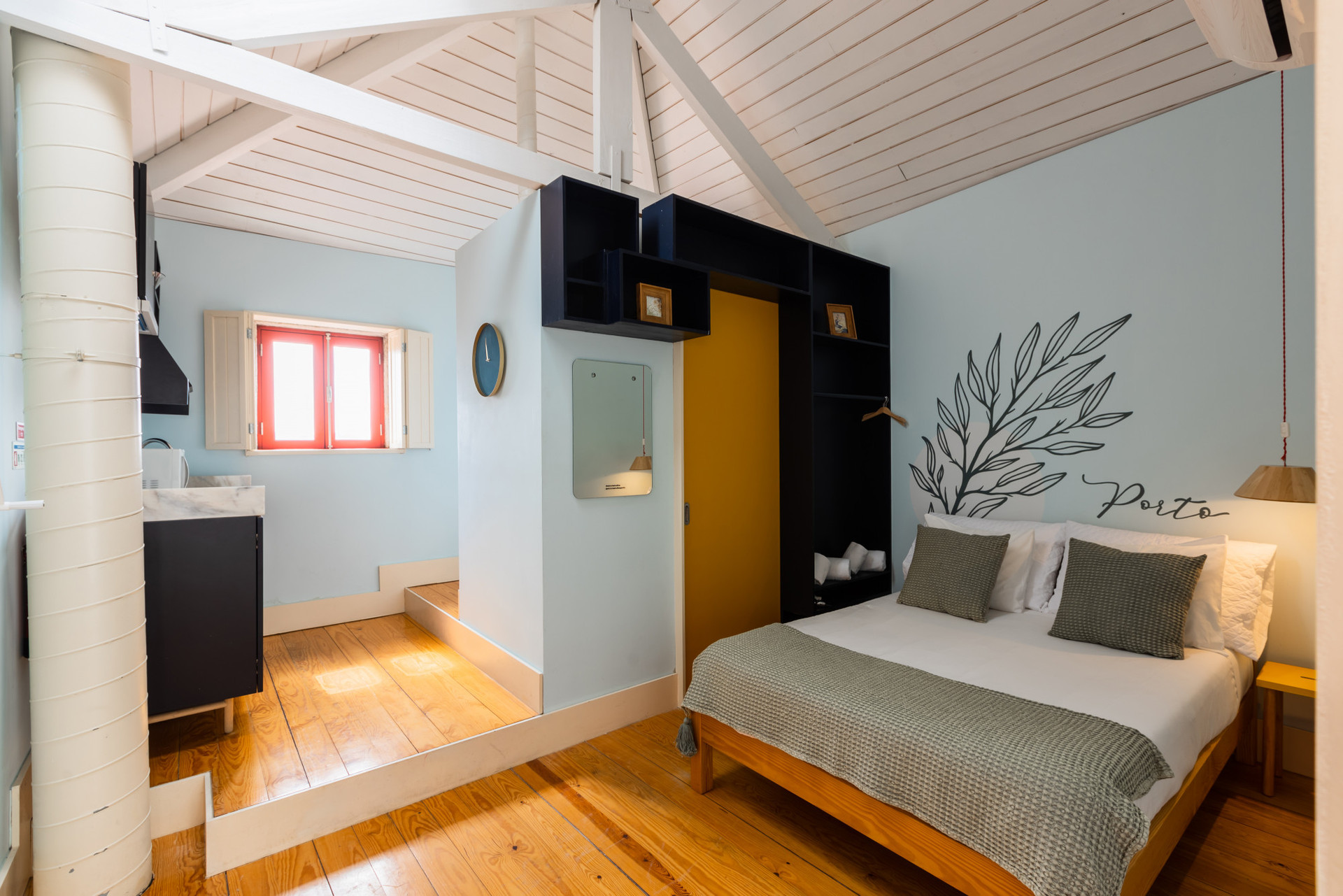 Studio with Comfortable Double-Bed and Air Conditioner