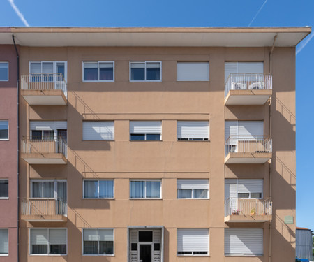 Spacious Vintage Flat | Small Balcony