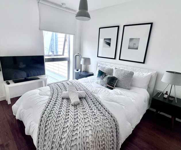Spacious 2 Bed/2 Bath Canary Wharf | Gym & Parking