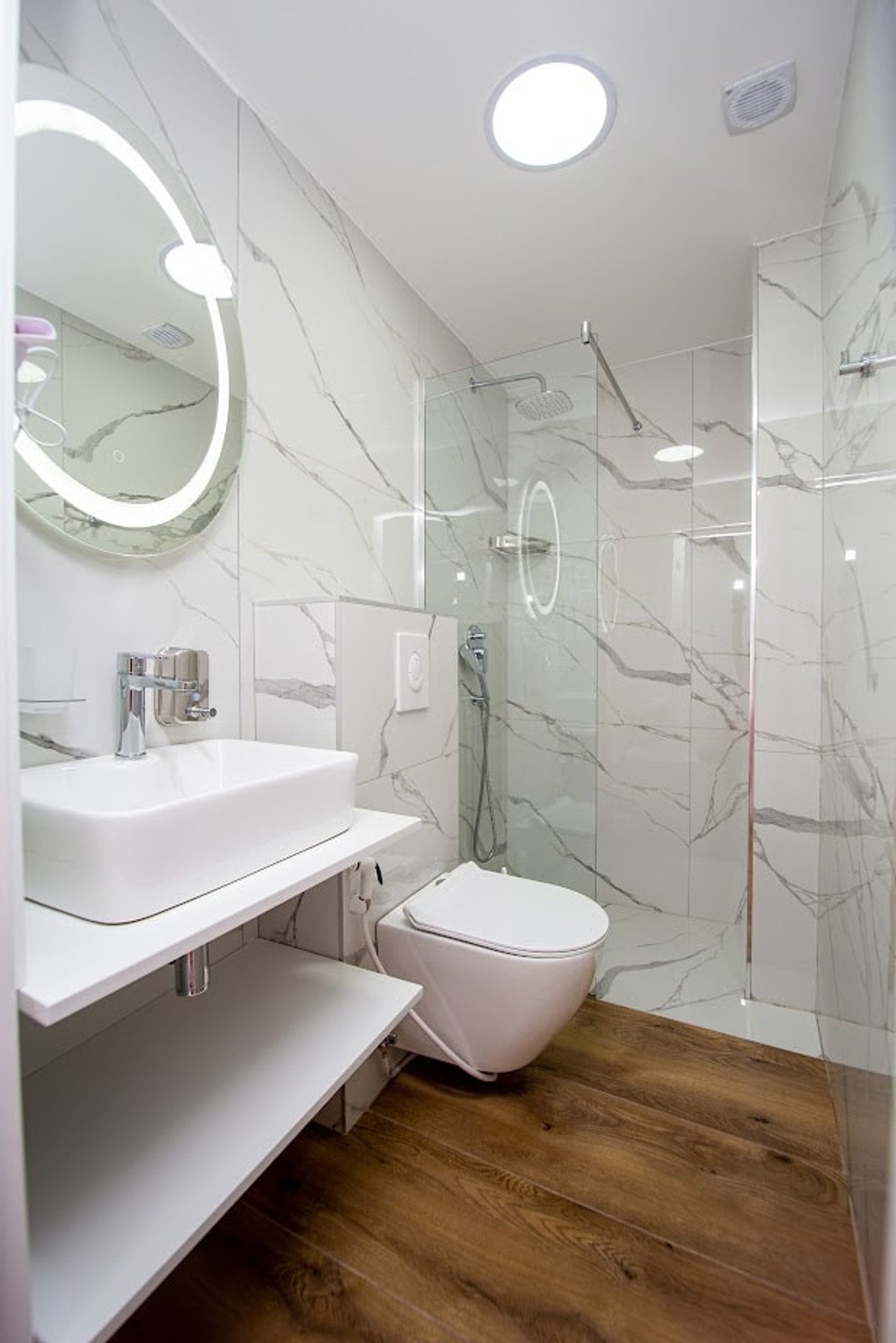 Full bathroom