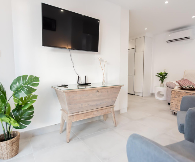 Holidays2Malaga Homely Bysso with small terrace