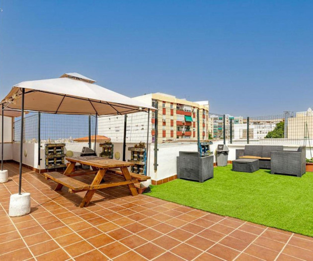 Holidays2Malaga Cruz Verde terraza comunitaria