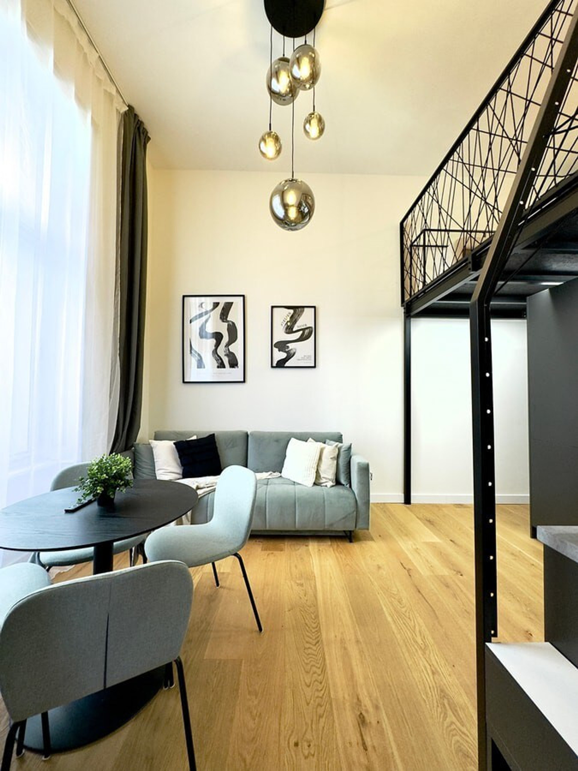 Living room image 2