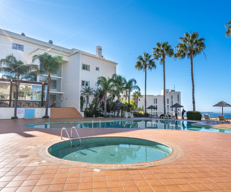 Bright & Stylish Lagos Flat with Pool