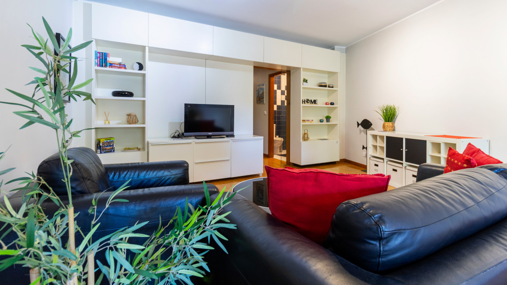 Charming Downtown Apartment by Unique Hosts