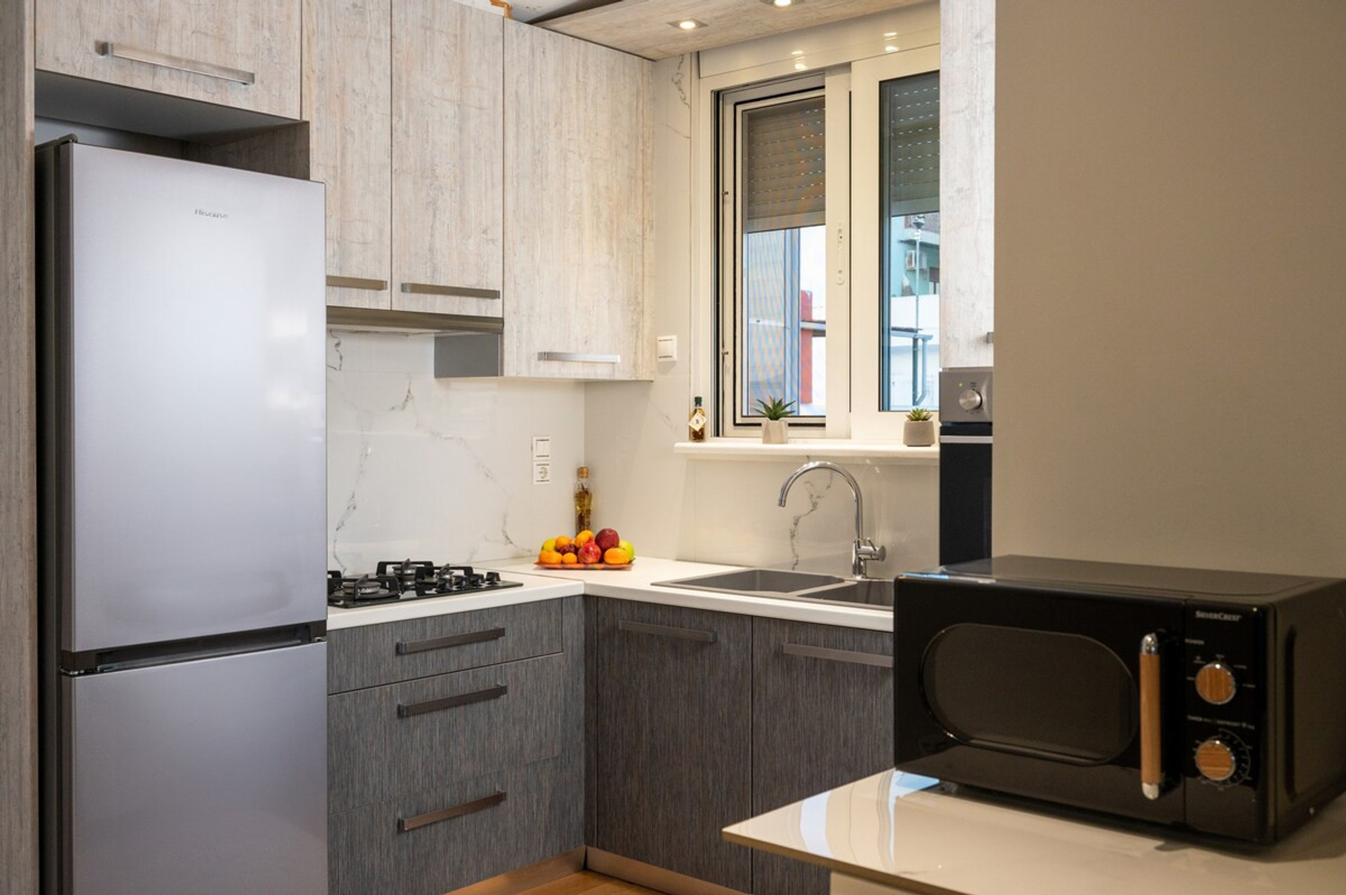 Full kitchen image 1