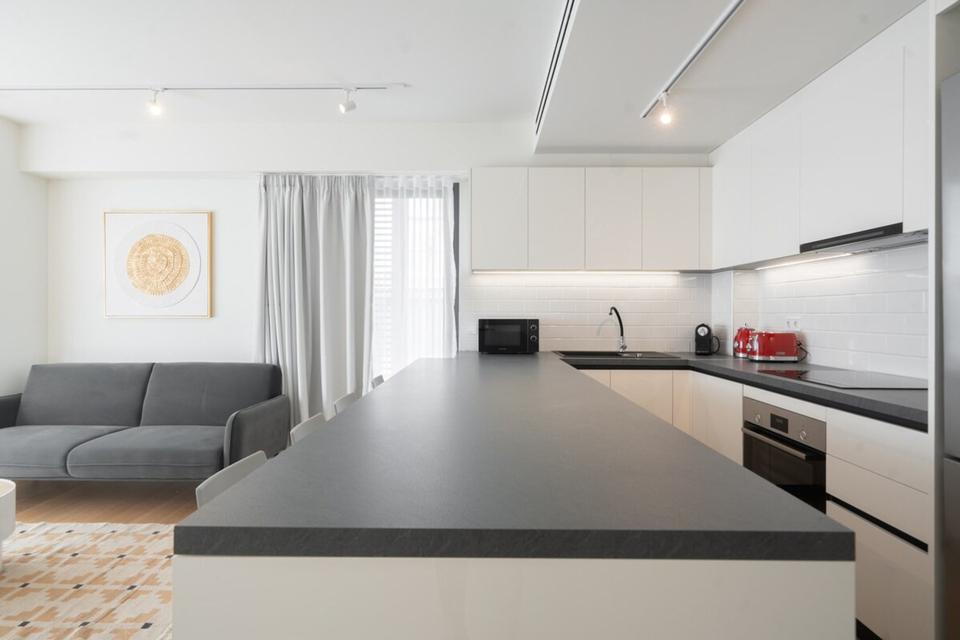 Full kitchen image 2