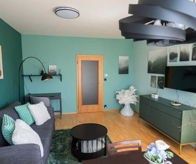 Bright Designer 1-BR Ap. with Spacious Balcony