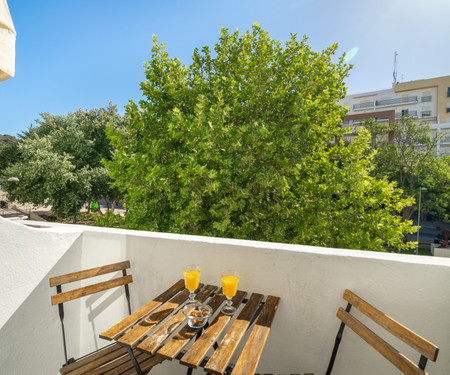 ✔ Design Studio ✔ Sunny Balcony ✔ Downtown Center