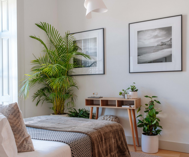 Your Lisbon Oasis: 3-Bed Apartment with Pool & Out