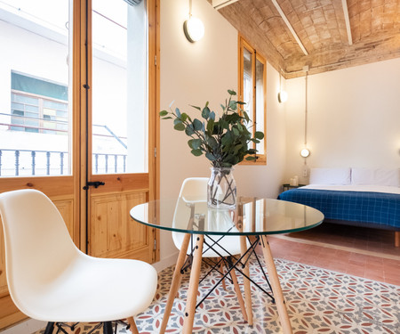 STYLISH STUDIO IN THE HEART OF BARCELONETA