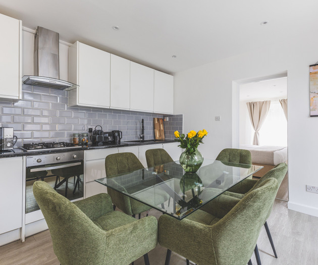 Gorgeous 3 Bed Flat, Kilburn - Central Location