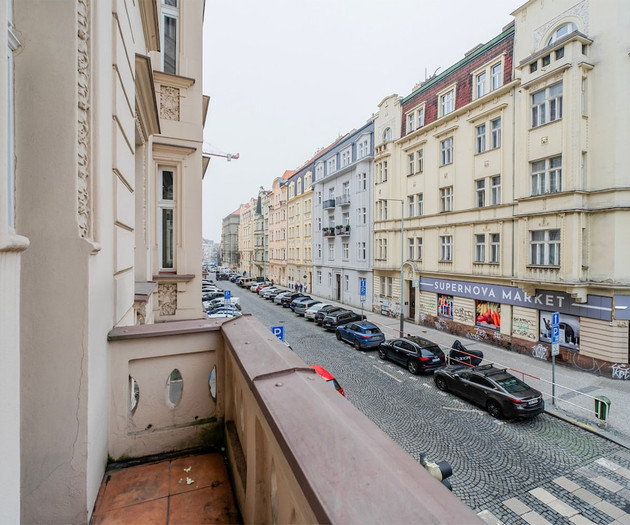 Blueground | Vinohrady, balcony, ID89
