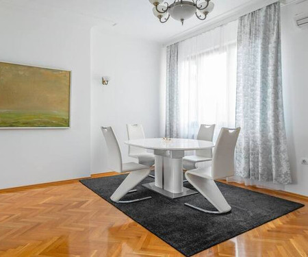 Premium Vitosha Str 2BD White & Blue Apt