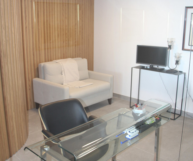 Modern, recently renovated. City and beach!