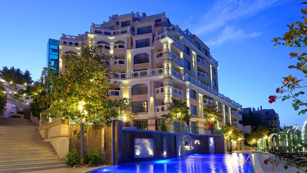 Luxury and panoramic apartment on the beach La Mer preview