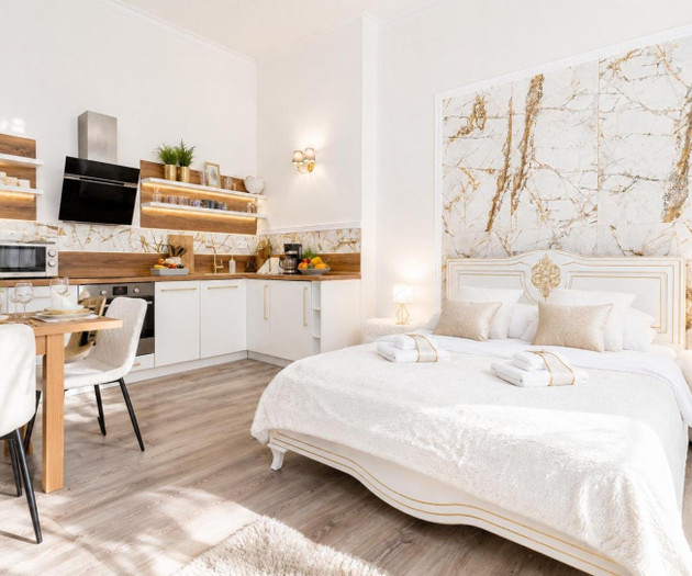 Emperor Marble Suite | Spacious 3BR Prague