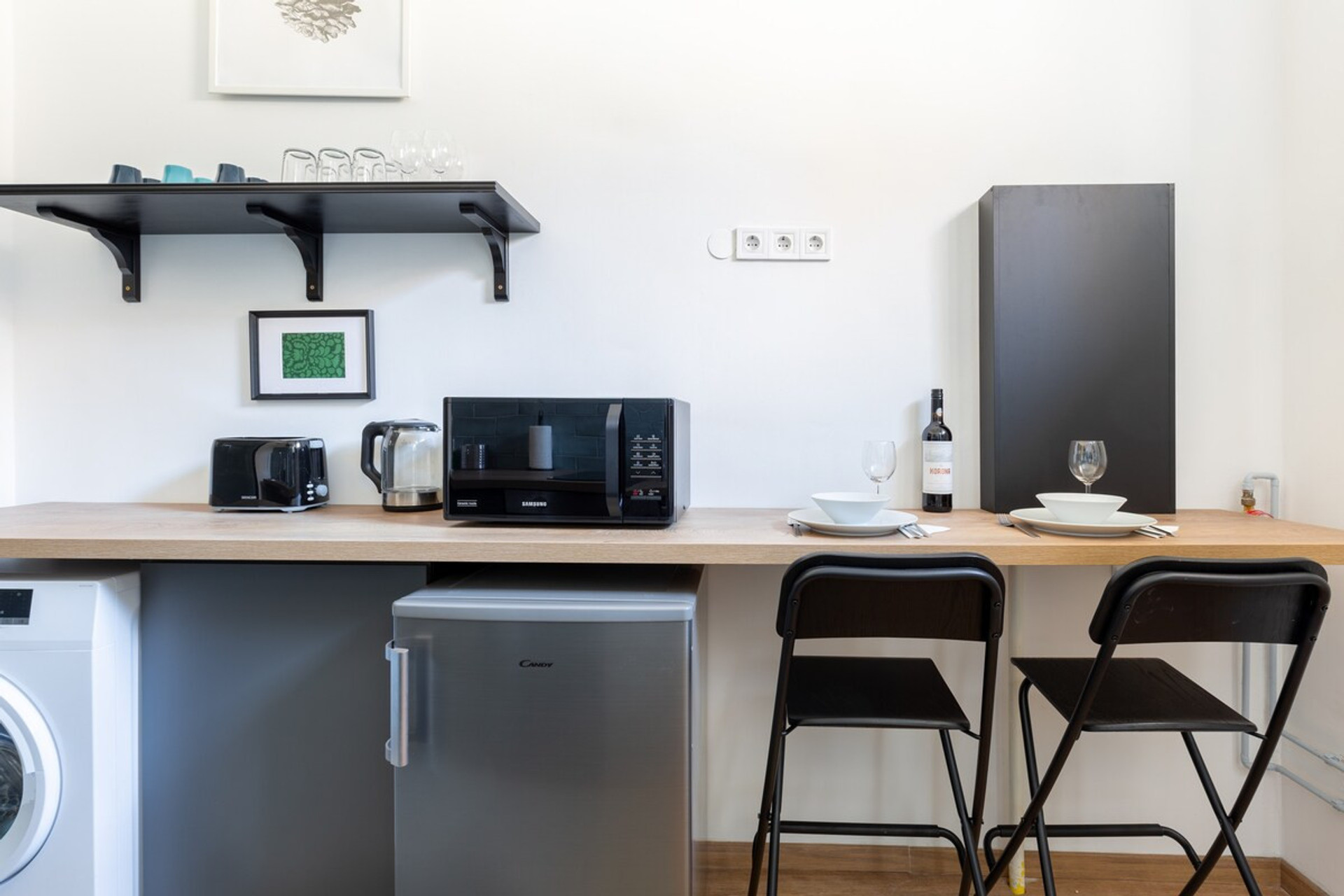 Full kitchen image 2