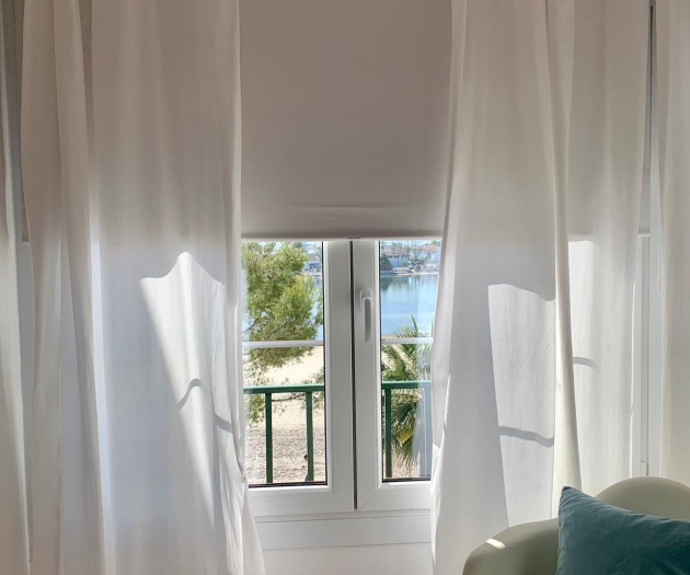 Sea, apartment with sea views, in first line of th