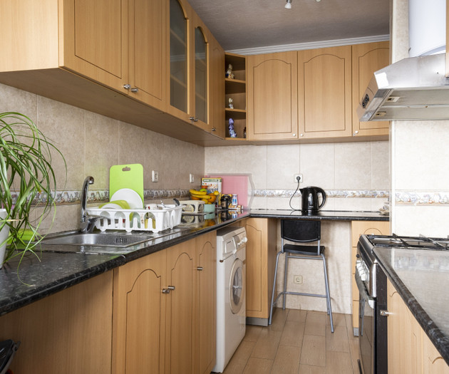 Room in Lisbon close to Airport and Expo