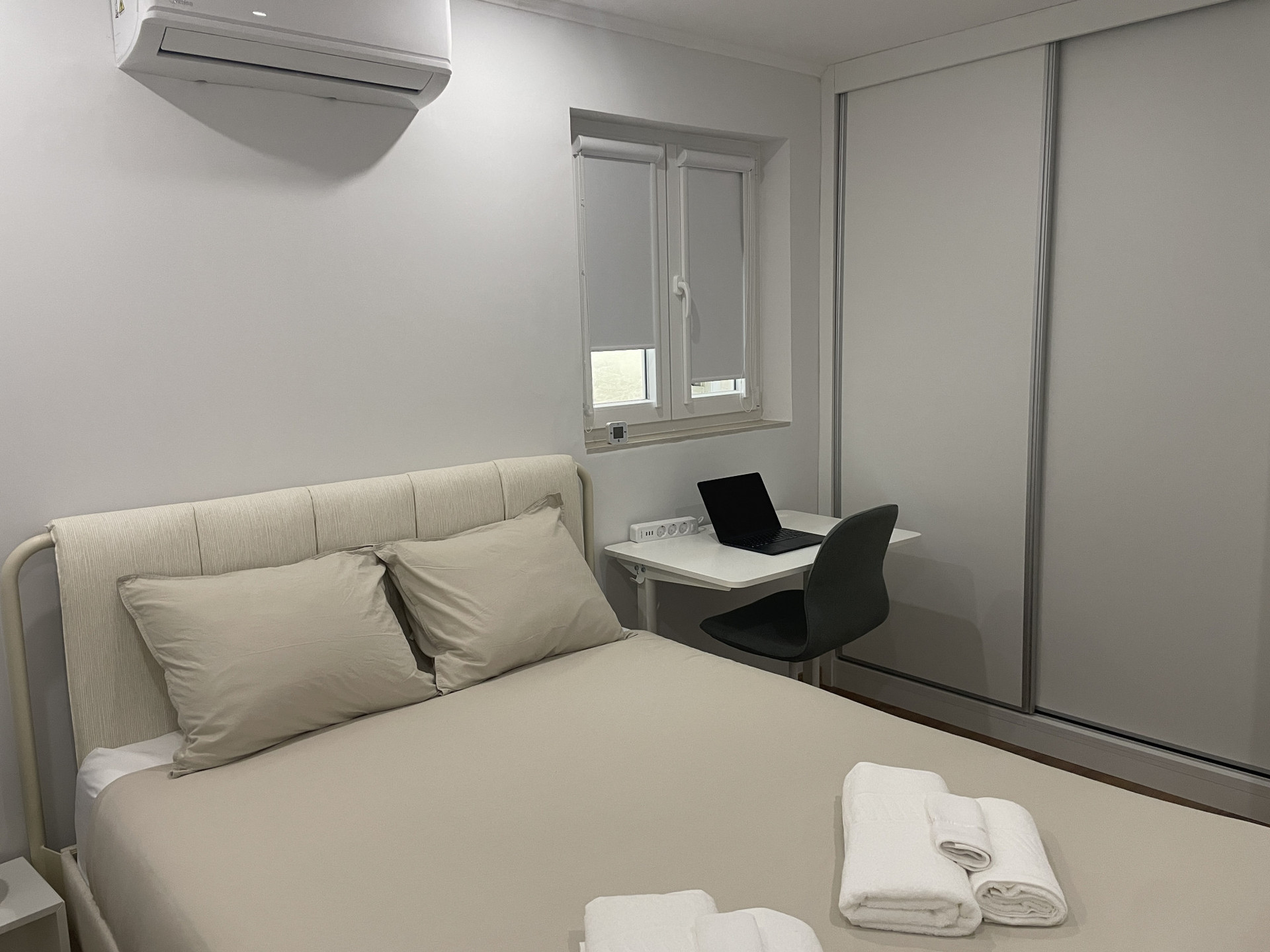 Main room with Built in wardrobe