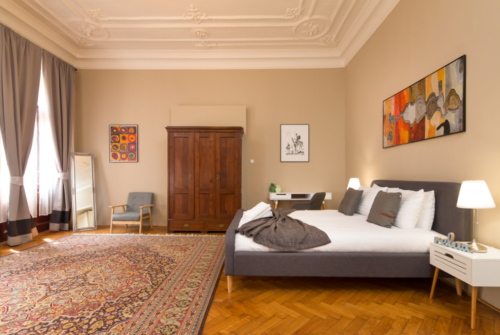 Quaint Ritz ROOM with Private Bathroom preview