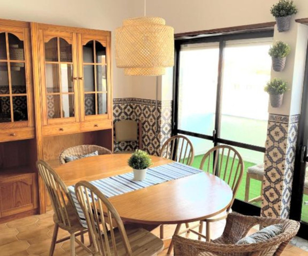 Apartment with Balcony, 5 min from the Beach