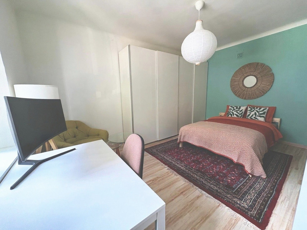 Quiet renovated studio with home office preview