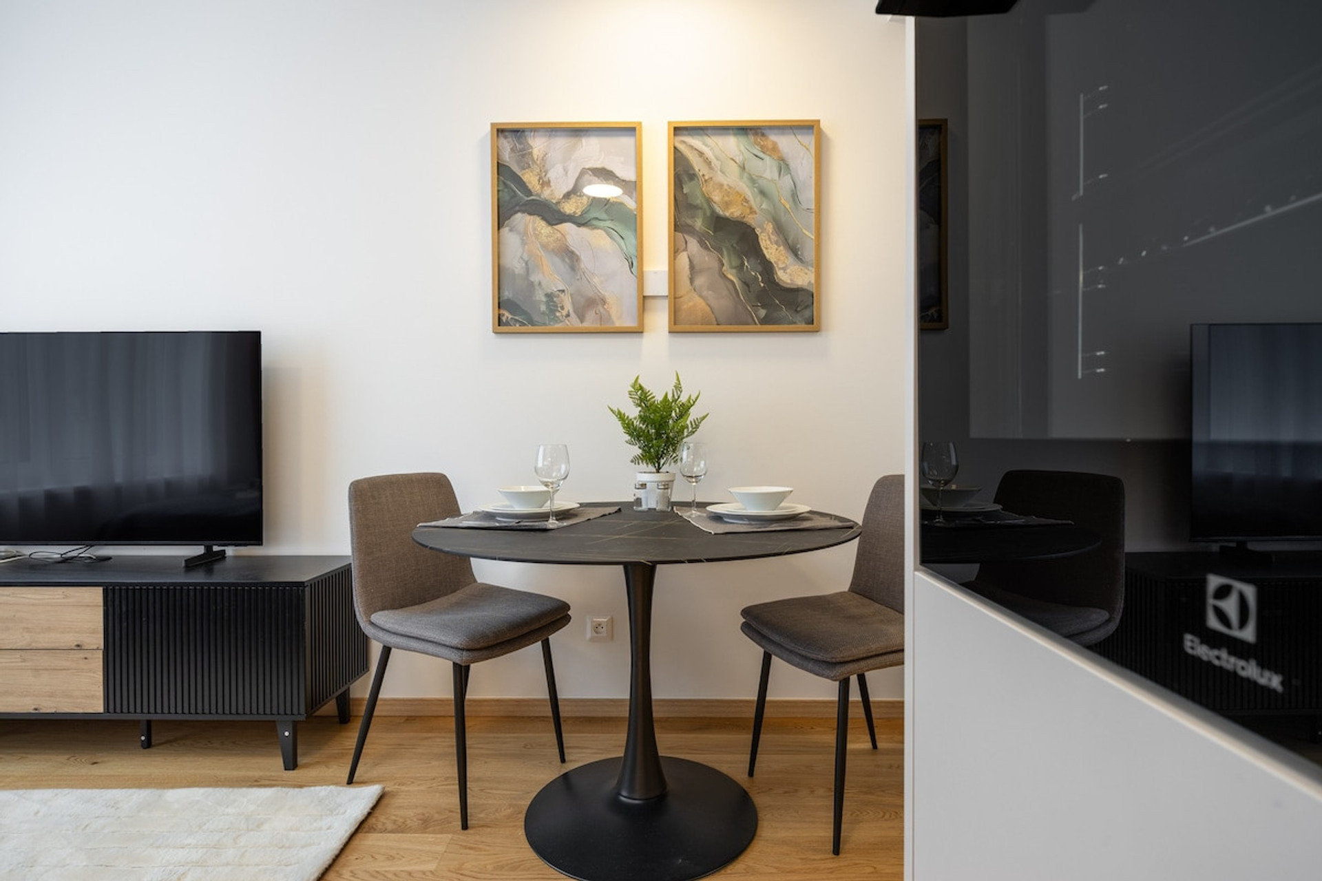 Kitchenette image 5