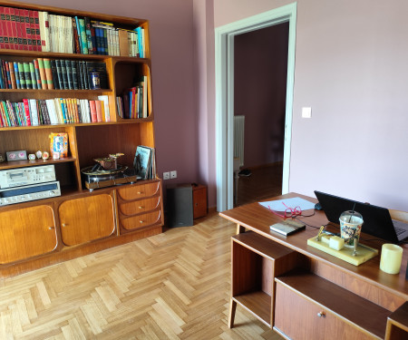 Sunny apartment in front of the sea, near Athens