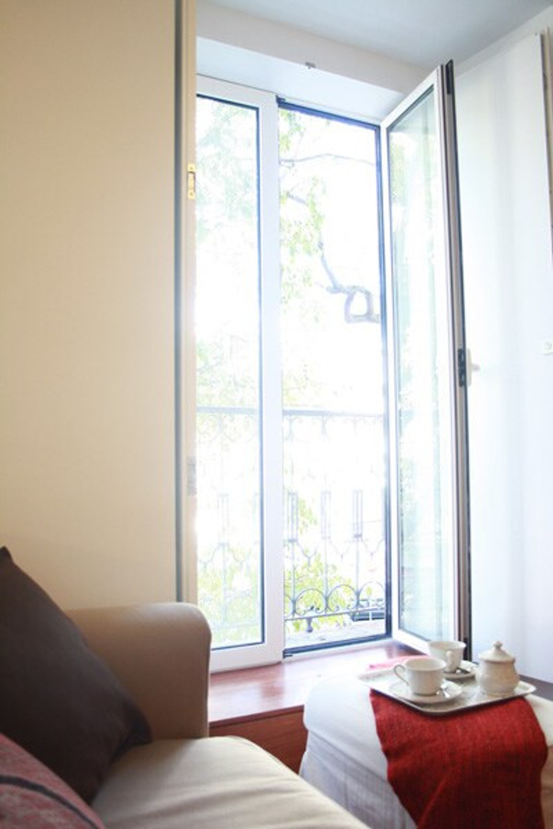 Living room image 2
