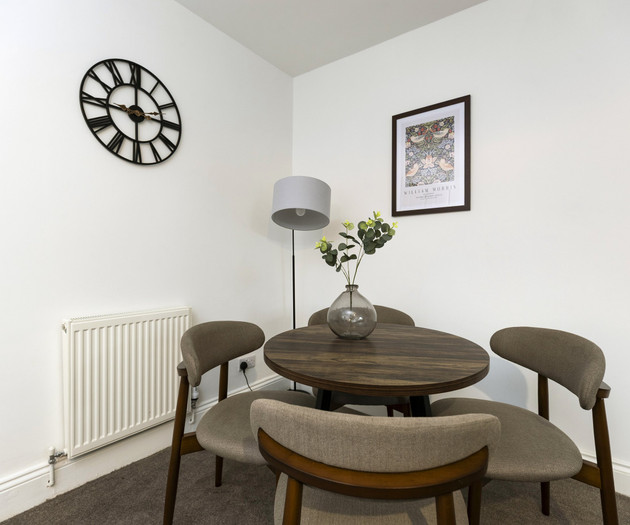The Cosy Pavilion: Stylish 2BR Free Street Parking