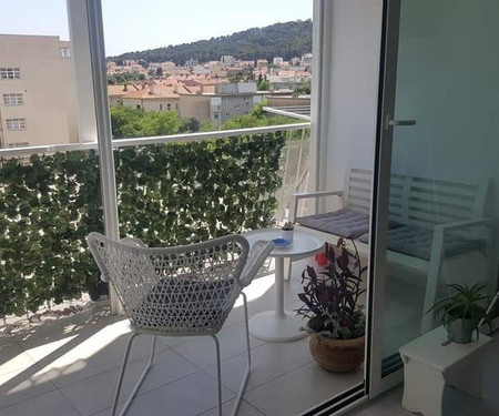 Sunny apartment 5' from Split center