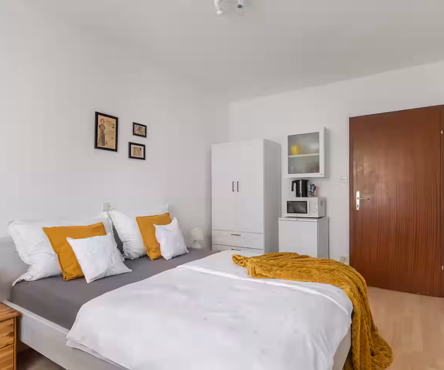 Cozy Apartment with Sea View