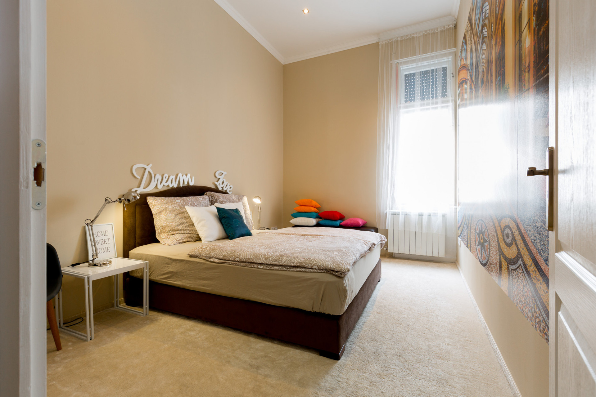 main bedroom with orthopedic king size bed