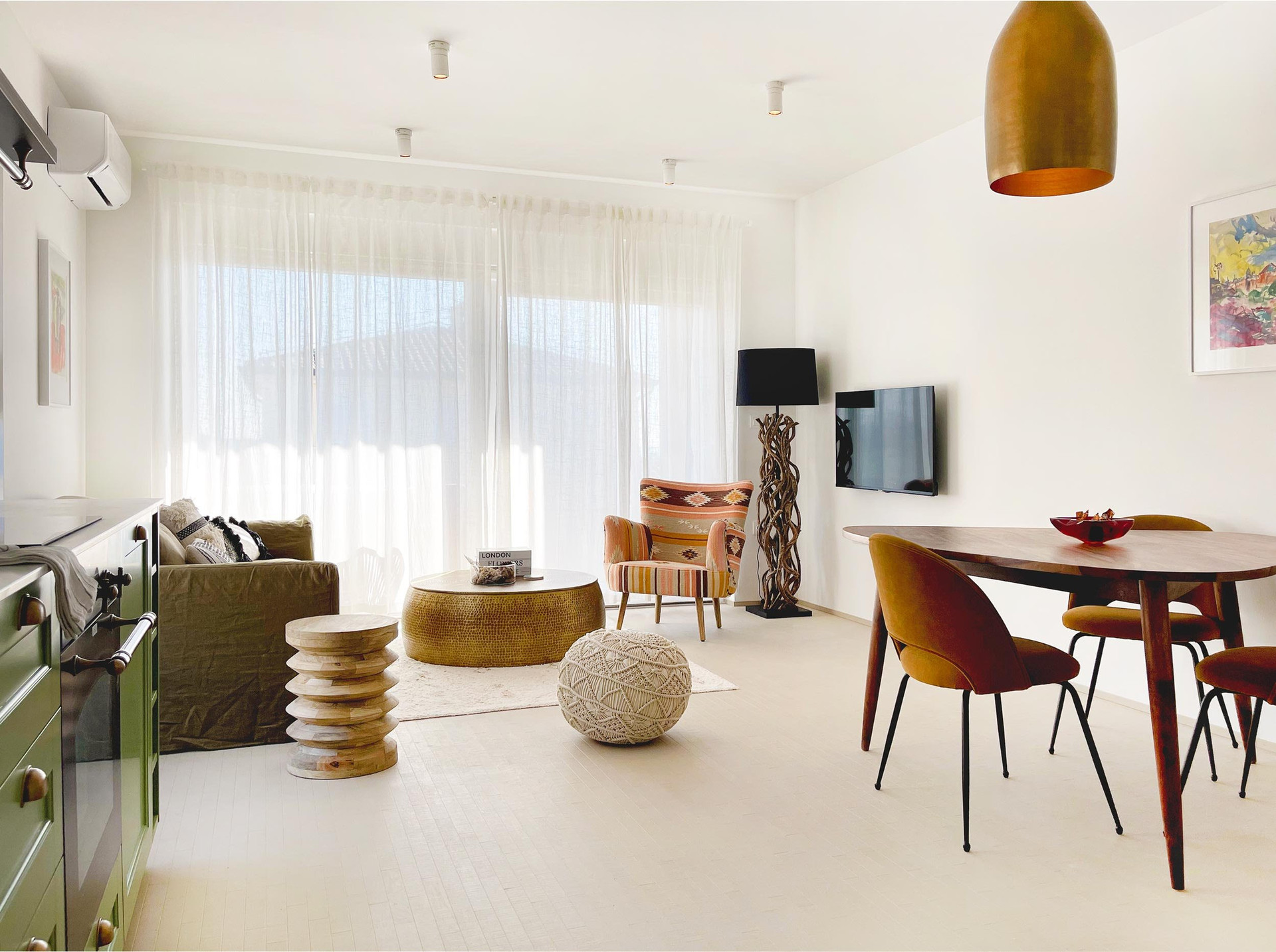 Open plan living dining area
