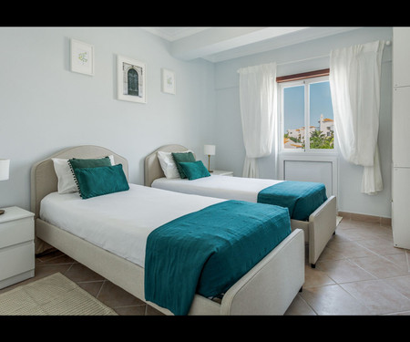 Albufeira 3BR w/ Pool & AC by LovelyStay